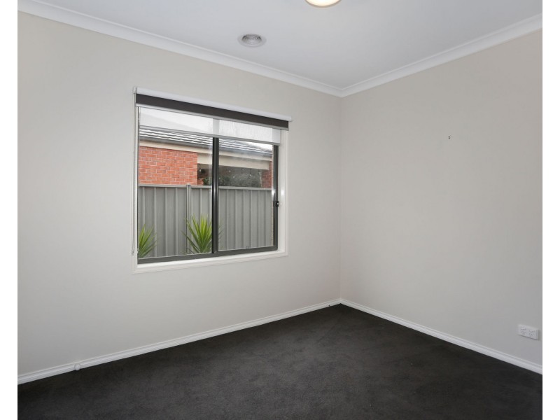 10 Torbreck Avenue, South Morang VIC 3752