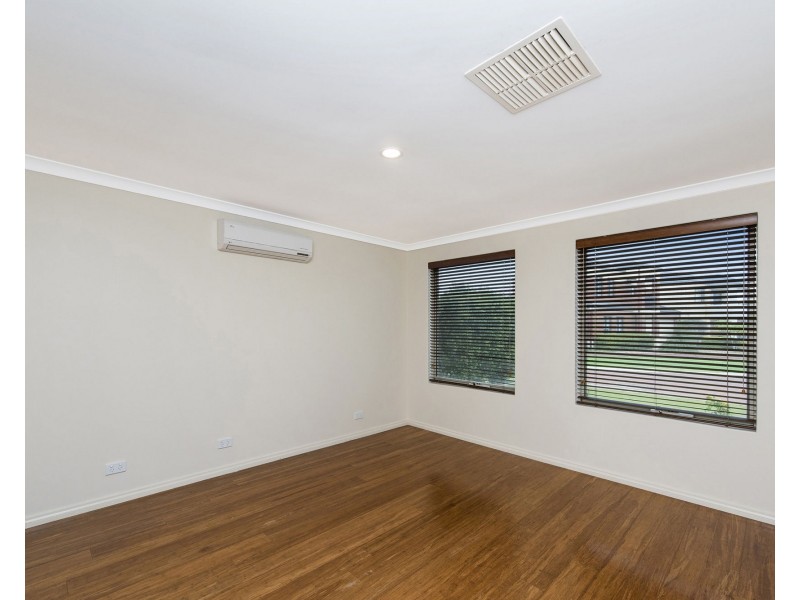 13 Glentrool Gardens, Canning Vale WA 6155