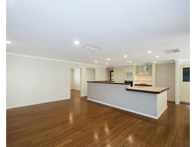 13 Glentrool Gardens, Canning Vale WA 6155