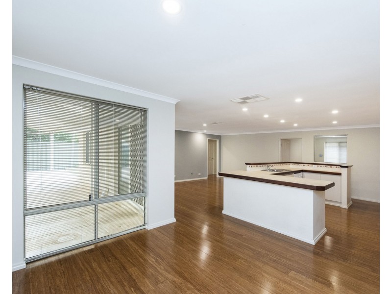 13 Glentrool Gardens, Canning Vale WA 6155