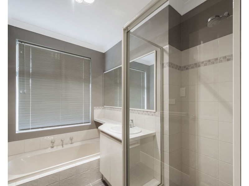 13 Glentrool Gardens, Canning Vale WA 6155