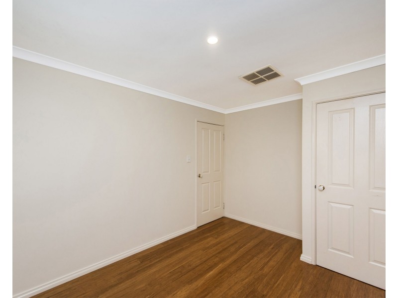 13 Glentrool Gardens, Canning Vale WA 6155