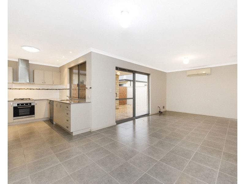 1/201 Boardman Road, Canning Vale WA 6155