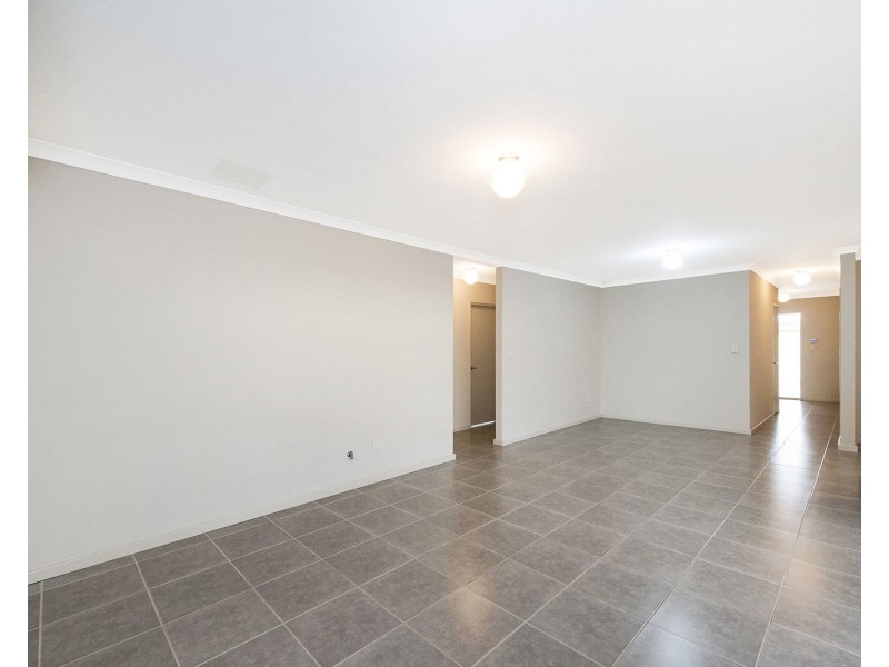 1/201 Boardman Road, Canning Vale WA 6155