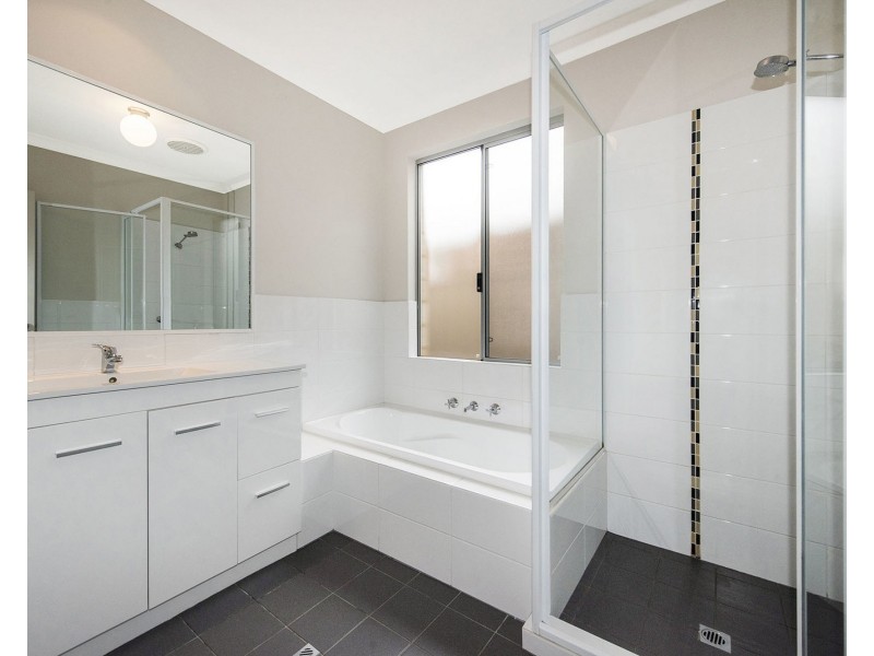 1/201 Boardman Road, Canning Vale WA 6155