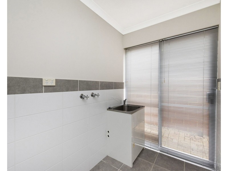 1/201 Boardman Road, Canning Vale WA 6155