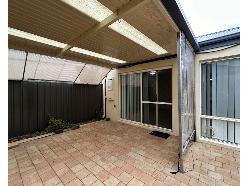73 Bellas Circuit, Piara Waters WA 6112