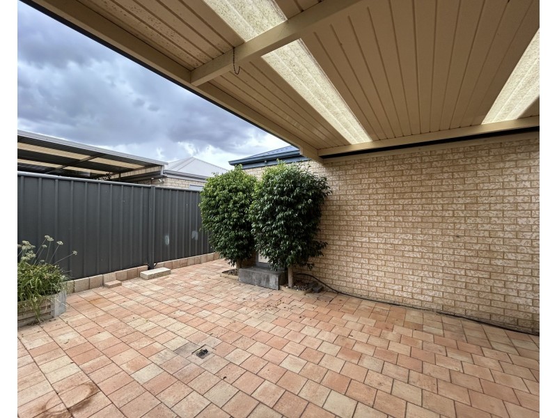 73 Bellas Circuit, Piara Waters WA 6112
