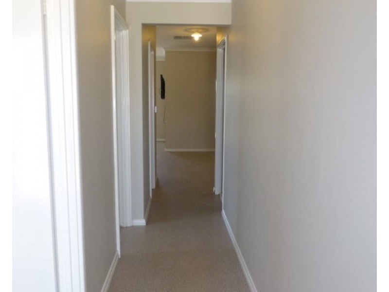 4 Wardle Court, Piara Waters WA 6112