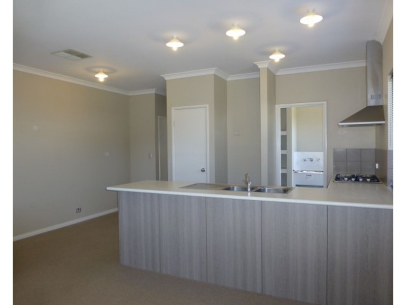 4 Wardle Court, Piara Waters WA 6112