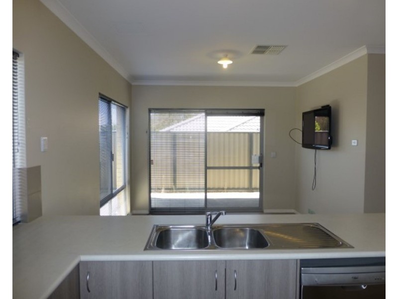 4 Wardle Court, Piara Waters WA 6112