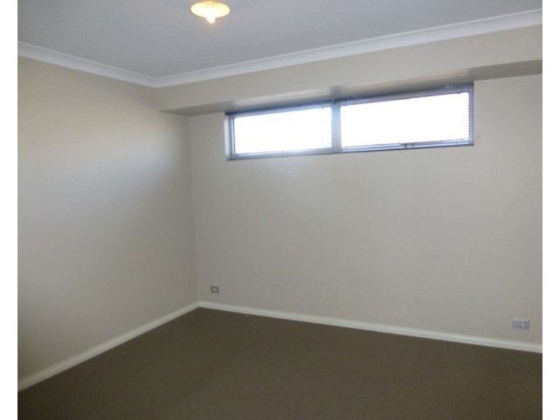 4 Wardle Court, Piara Waters WA 6112