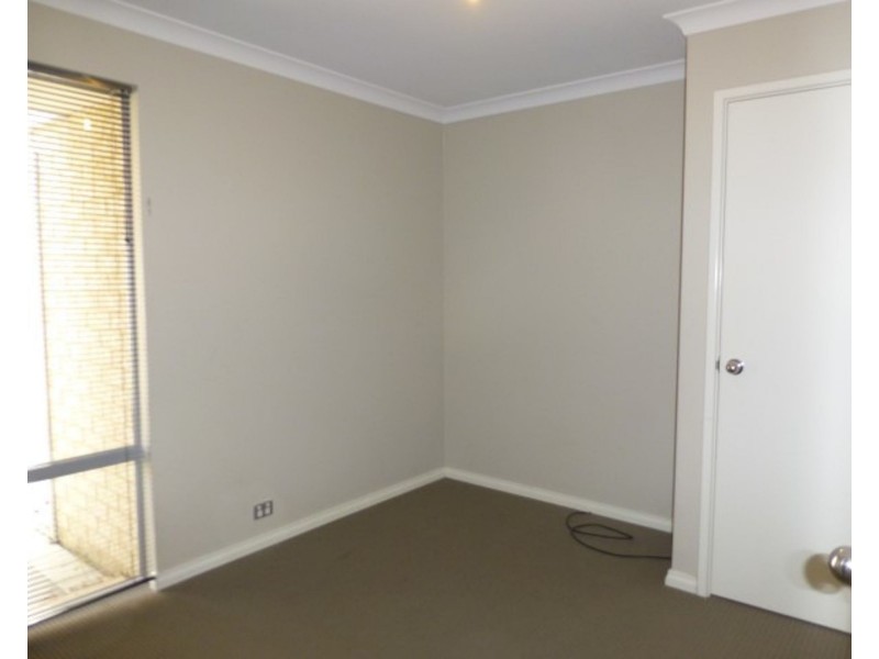 4 Wardle Court, Piara Waters WA 6112