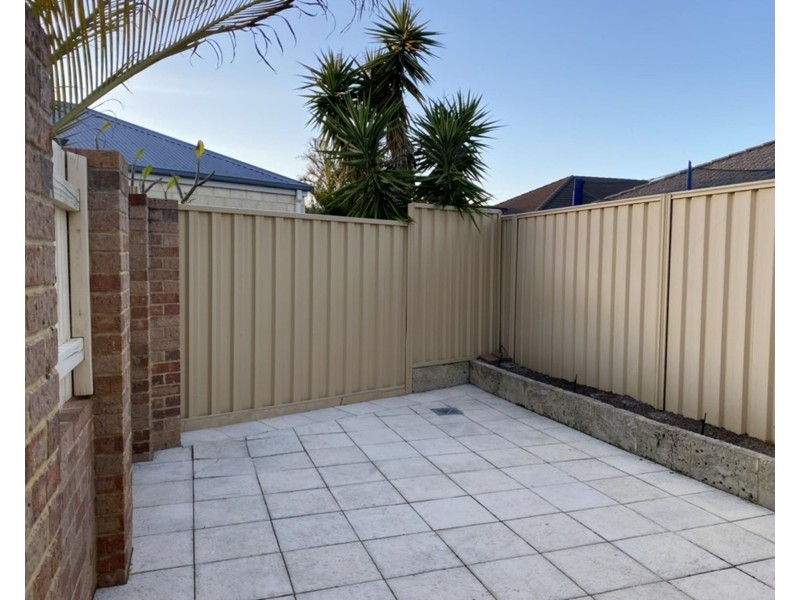 2/103 Gateway Boulevard, Canning Vale WA 6155