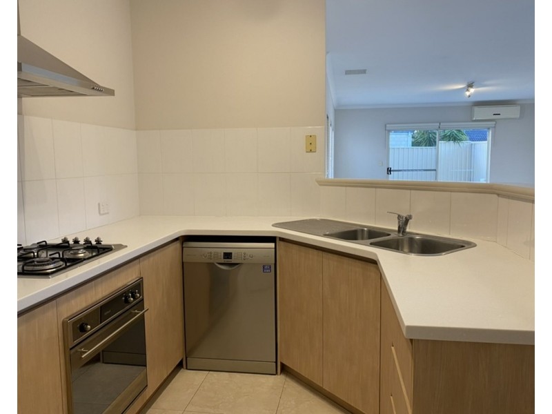 2/103 Gateway Boulevard, Canning Vale WA 6155