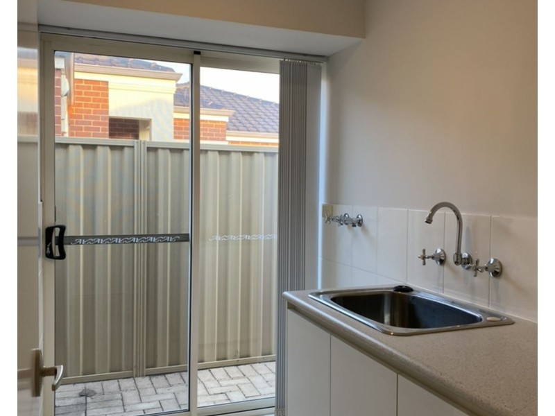 2/103 Gateway Boulevard, Canning Vale WA 6155