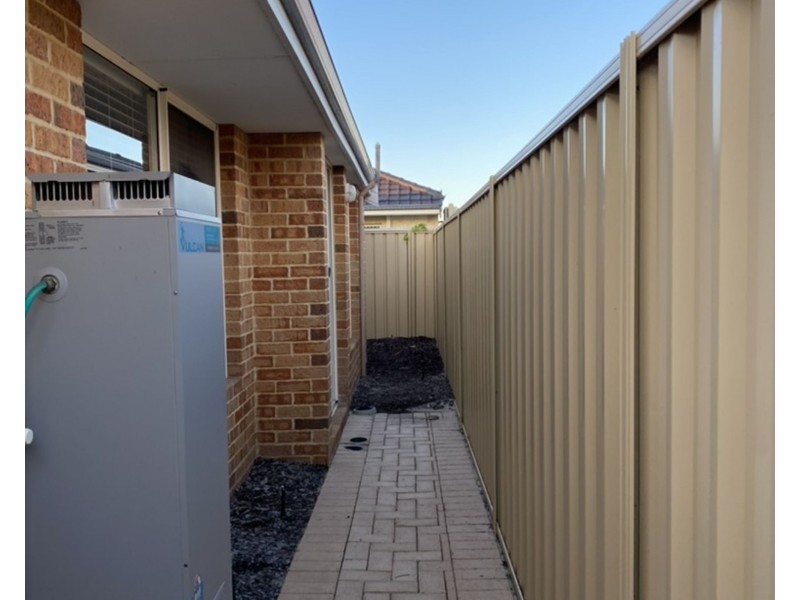 2/103 Gateway Boulevard, Canning Vale WA 6155