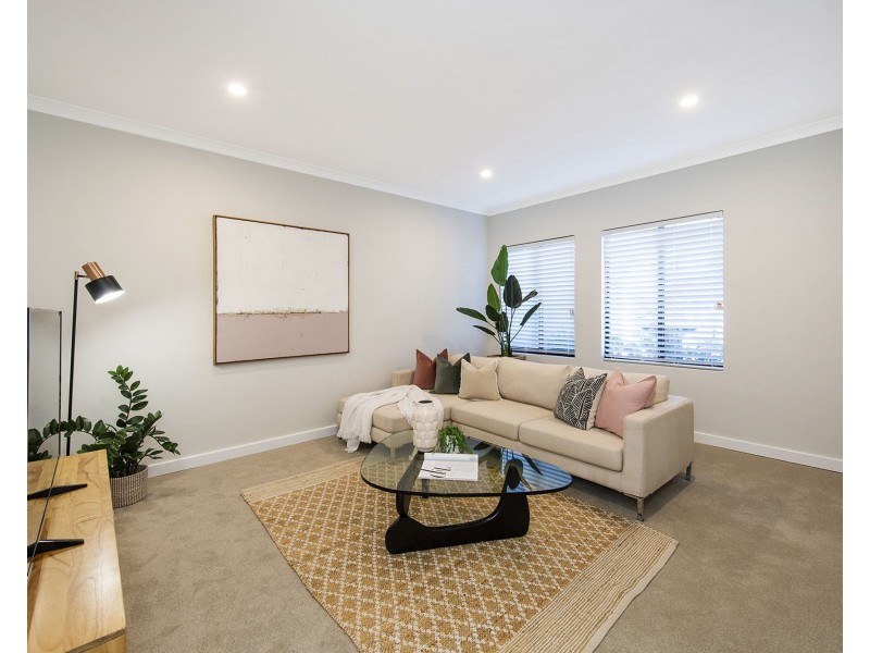 8 Alassio Parade, Secret Harbour WA 6173