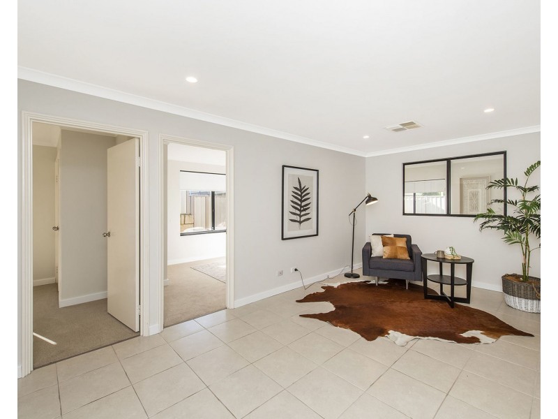 8 Alassio Parade, Secret Harbour WA 6173