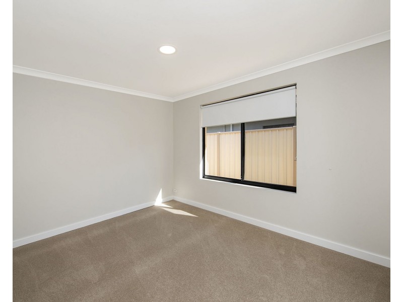 8 Alassio Parade, Secret Harbour WA 6173