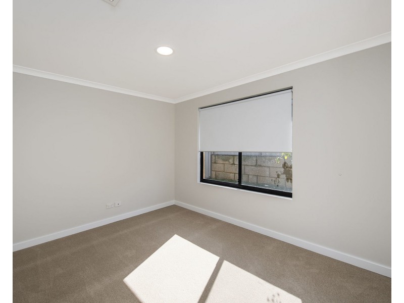 8 Alassio Parade, Secret Harbour WA 6173