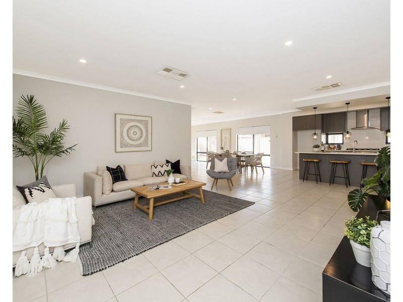 8 Alassio Parade, Secret Harbour WA 6173