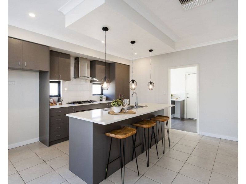 8 Alassio Parade, Secret Harbour WA 6173