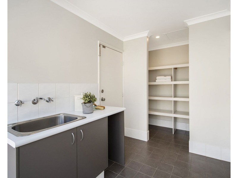 8 Alassio Parade, Secret Harbour WA 6173