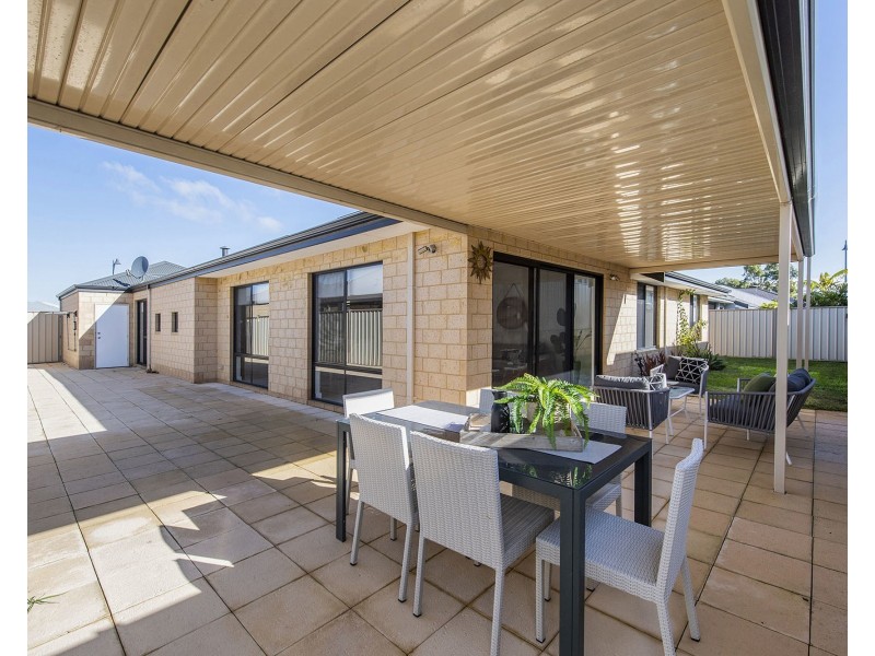 8 Alassio Parade, Secret Harbour WA 6173