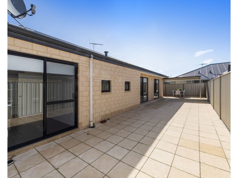 8 Alassio Parade, Secret Harbour WA 6173