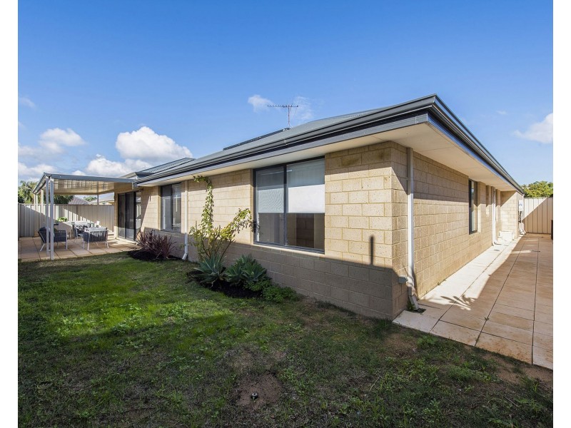 8 Alassio Parade, Secret Harbour WA 6173