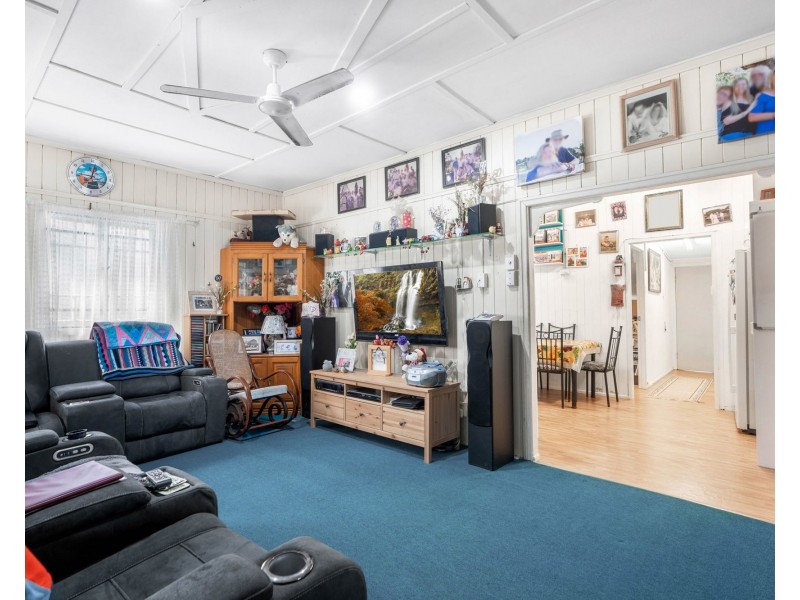 121 Moreton Avenue, Wynnum QLD 4178