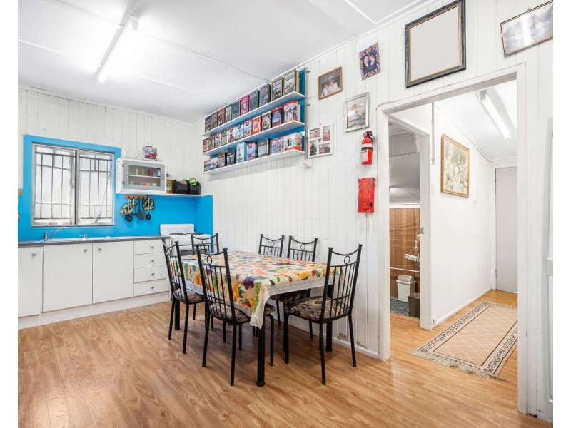 121 Moreton Avenue, Wynnum QLD 4178