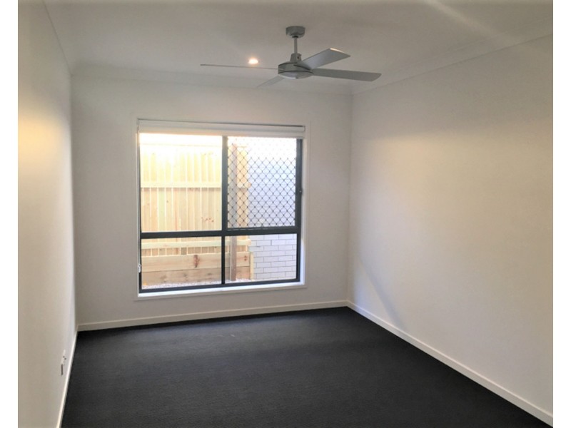 6 Daniell Close, Ripley QLD 4306