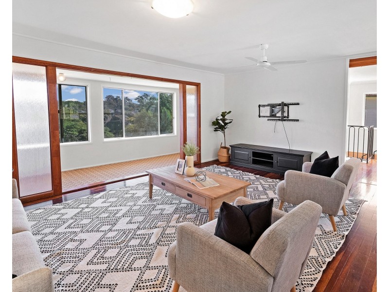 44 Minto Crescent, Arana Hills QLD 4054