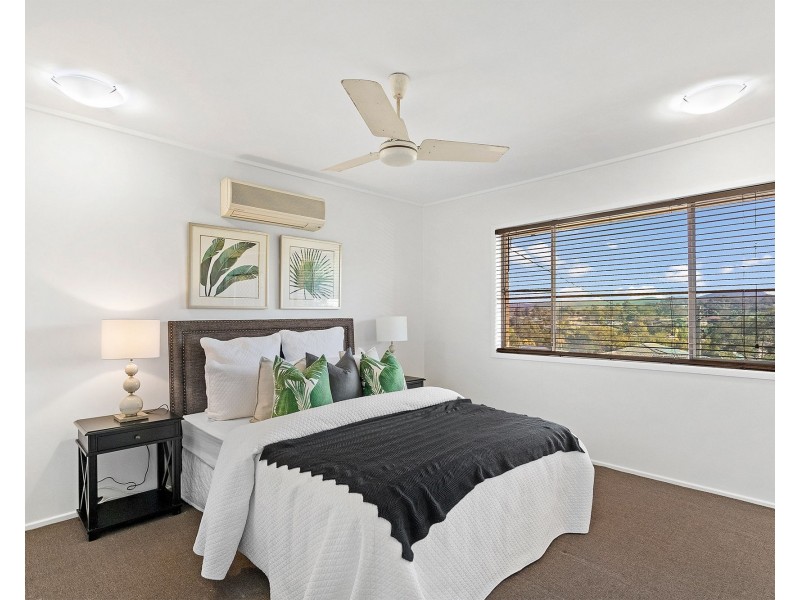 44 Minto Crescent, Arana Hills QLD 4054