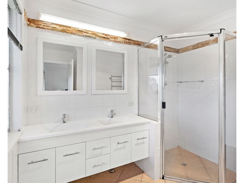 44 Minto Crescent, Arana Hills QLD 4054