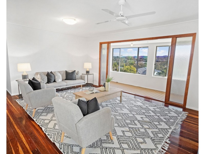 44 Minto Crescent, Arana Hills QLD 4054