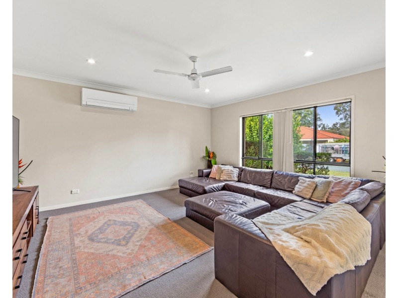 16 Ontario Court, Oxenford QLD 4210