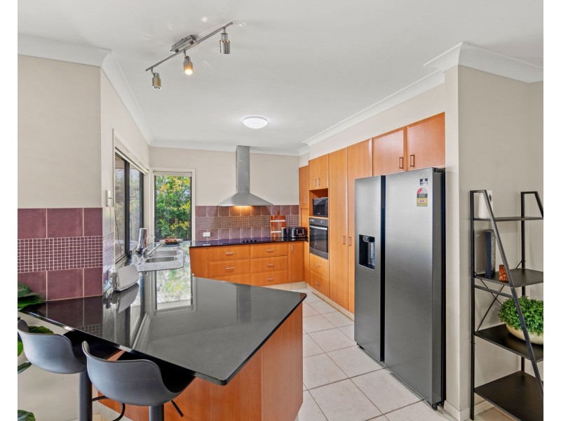 16 Ontario Court, Oxenford QLD 4210