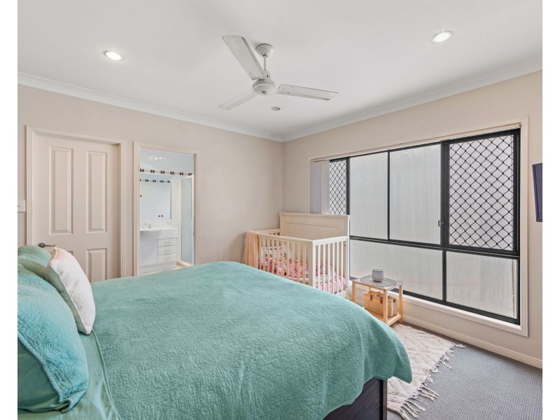 16 Ontario Court, Oxenford QLD 4210