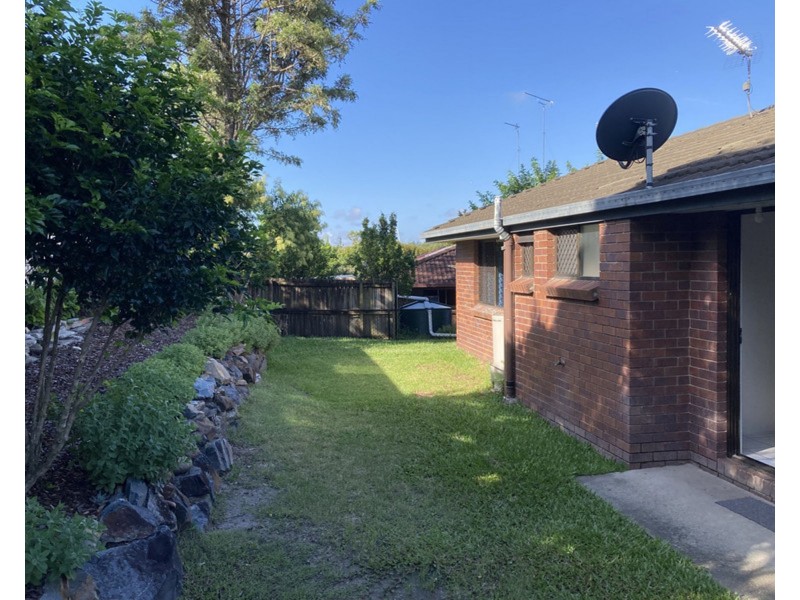 1/8 OSCAR CRT, Oxenford QLD 4210