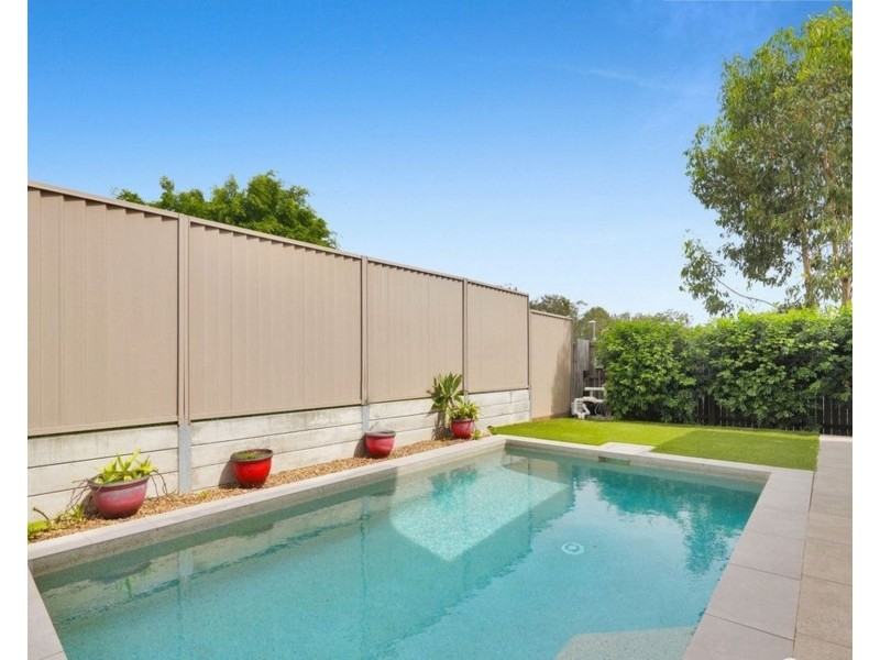 1/106 Greenacre Drive, Parkwood QLD 4214