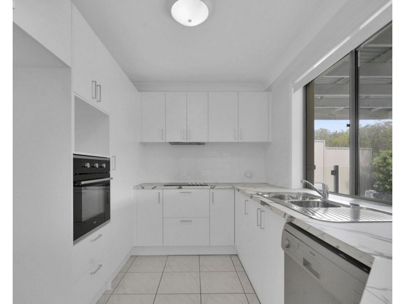 1/106 Greenacre Drive, Parkwood QLD 4214