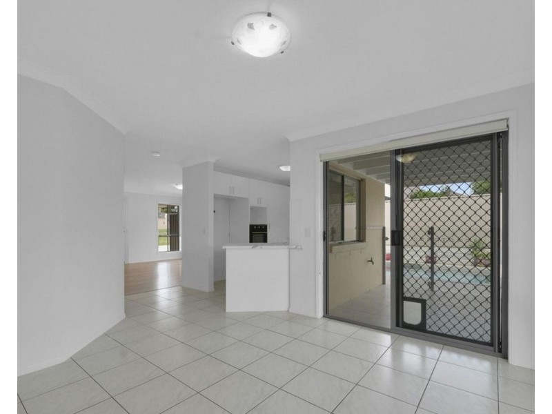 1/106 Greenacre Drive, Parkwood QLD 4214