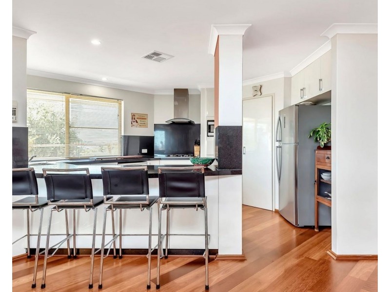 6/13 Allan Place, Halls Head WA 6210