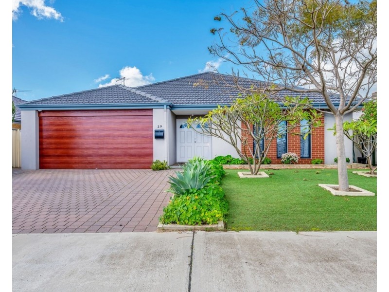 29 Broadstone Vista, Meadow Springs WA 6210