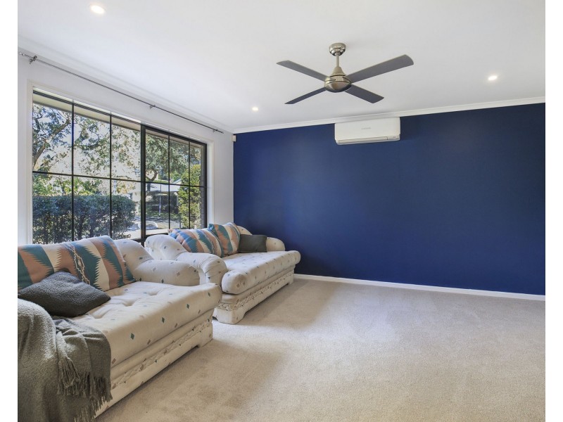 4 Brigalow Close, Bridgeman Downs QLD 4035