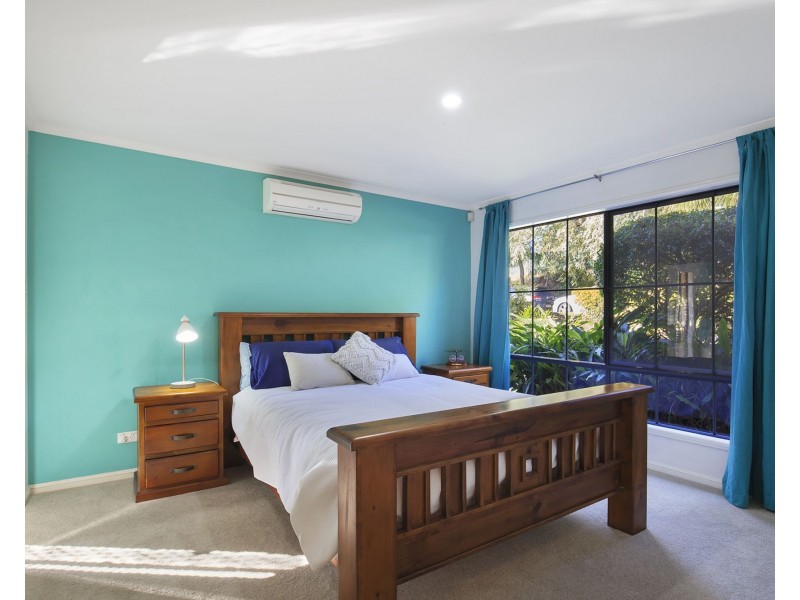 4 Brigalow Close, Bridgeman Downs QLD 4035