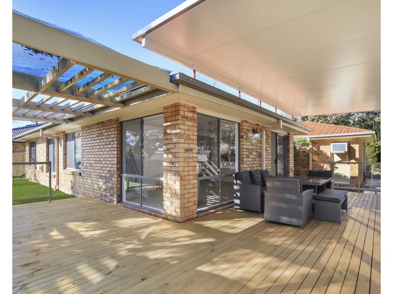 4 Brigalow Close, Bridgeman Downs QLD 4035